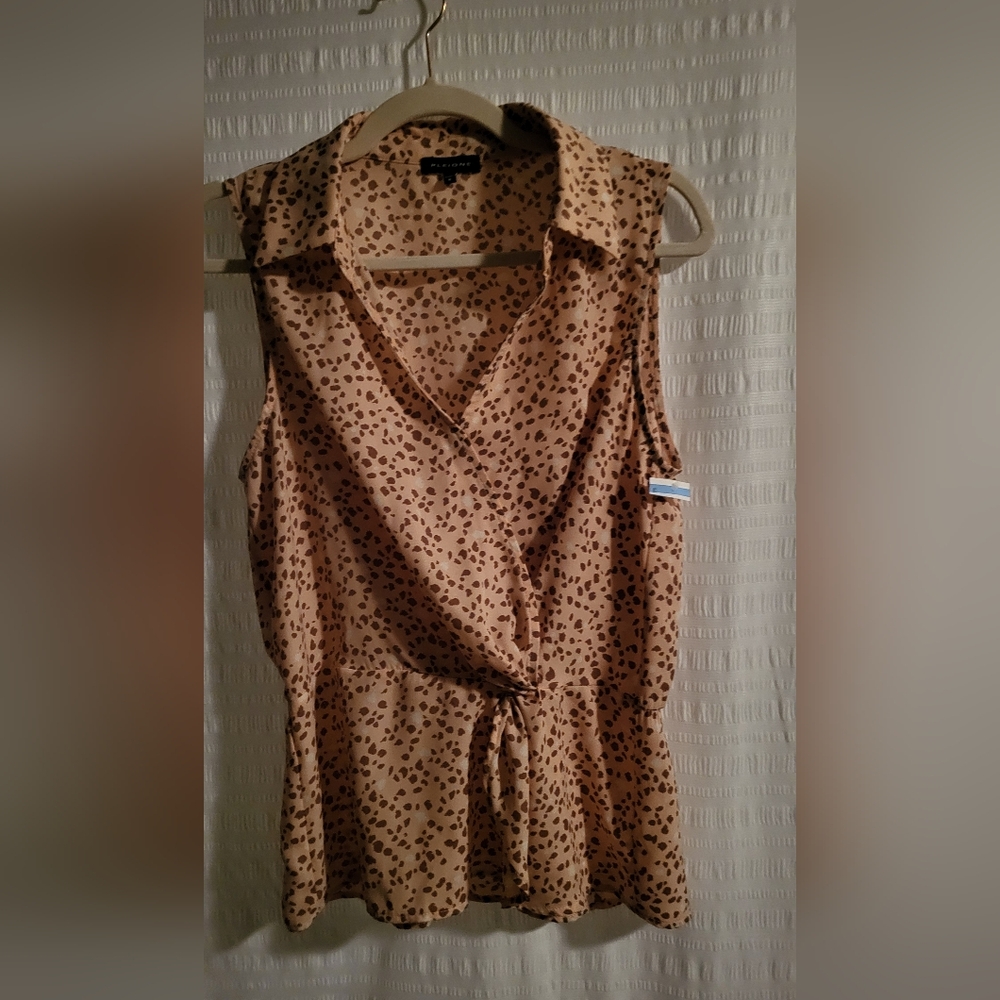 NWOT Pleione wrap blouse.  Great summer top, dress up or down. Medium
